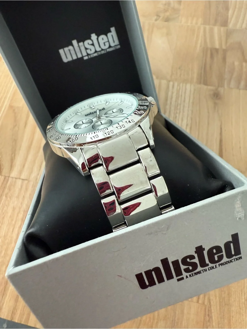 Unlisted by Kenneth Cole mend silver tone watch NEW BATTERY